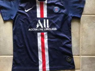 Fodbolddrag Mbappé str. 28