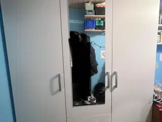 Hvid Tøj Skab
