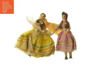 To dukker med farverige kjoler (str. 18 cm)