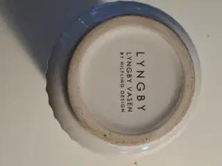 Julegaveidé: Lyngbyvasen, hvid, 20 cm.