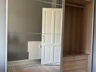 Ikea skydedørsskab - gratis