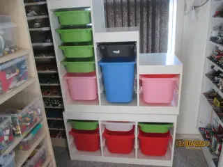 2 ikea (trofast ) reoler