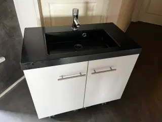 Badeværelses møbel med vask