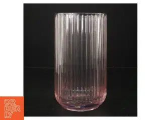 Glasvase fra Lyngby (str. H 20 cm ø. 11 cm)