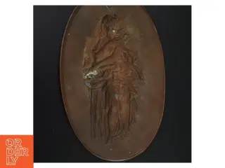 Kobberrelief med kvindefigur (str. 37 x 23 cm. hul)