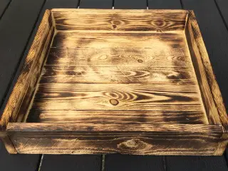 Overflade brændt bakke i genbrugstræ 39,2 x 40,2
