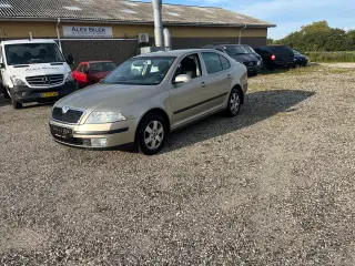 SKODA   OCATAVIA ÅRG 05