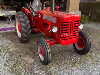 Traktor IH 275 diesel