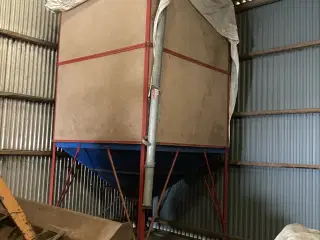Silo til foder eller træpiller