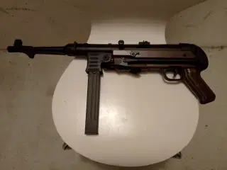 Replika af Tysk MP40 i metal i Hardballudgave