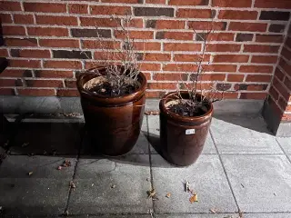 2 store glaserede havekrukker