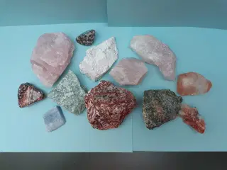 12 Krystal og Smykke Sten