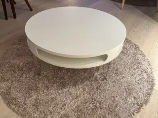 Stilfuldt og solidt sofabord