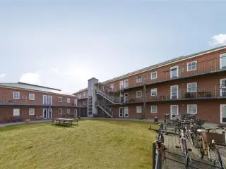 Charmerende og moderne bolig med altan, Odense C, Fyn