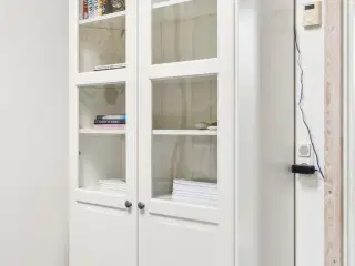 Ikea liatorp vitrine skab