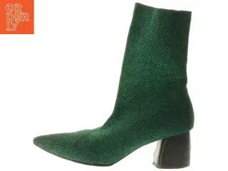 Grønne glimmersko fra A Pair (str. 37 )