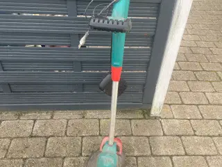 Jeg sælger en Bosch batteritrimmer 