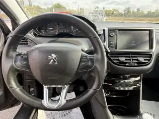 Peugeot 208 1,5 BlueHDi Signature+ 100HK 5d