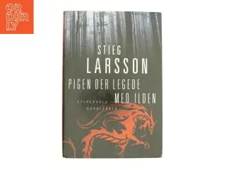 Pigen der legede med ilden af Stieg Larsson (Bog)