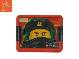 LEGO Ninjago frokostboks fra Lego (str. 6,5x16x13 cm)