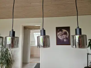 Lampe ny med 3 sortonet glasskærme 