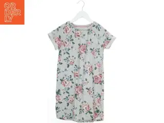 Blomstret kjole fra H&M (str. 140)