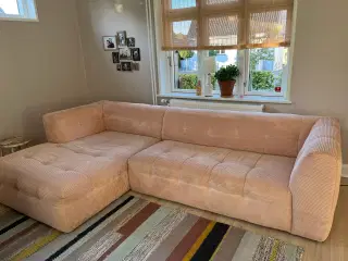 Lækker sofa med chaiselong