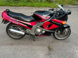 ZZR600 sælges eller byttes