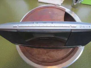 1 stk Phillips Radio med CD og fjernbetjening