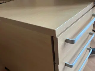 skab