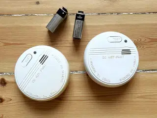 2 røgalarmber med ekstra batterier