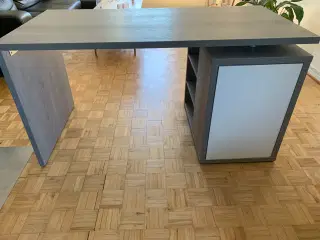 Velholdt skrivebord 