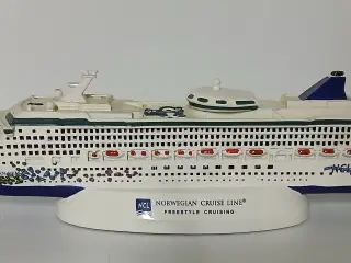 Modelskib Norwegian Gem 