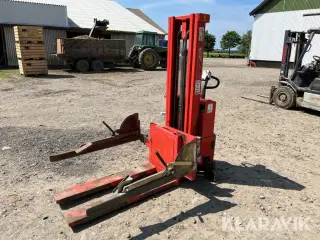 Truck TCM SELF 1001