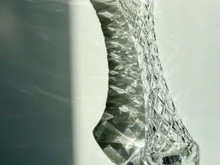 Krystalvase m harlekinslibninger