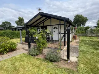 🌿 Kolonihave til salg i HF Granholt – Hadsten 🌿