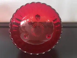 Fyns Glasværk, stor rød glasskål