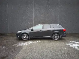 Toyota Avensis 2,0 D-4D DPF T2 Touch 124HK Stc 6g