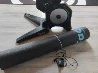 Tacx Flux Smart Hometrainer + Måtte og ANT+ kabel