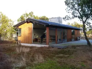 Moderne, enkelt sommerhus nær strand og Skagen (18 km)