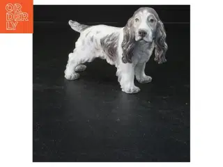 Porcelænsfigur af en spaniel fra Dj Copenhagen (str. 16x9 cm)