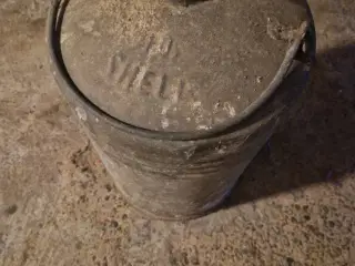 Benzindunk i zink