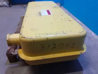 New Holland 1550 Dieseltank 80312742