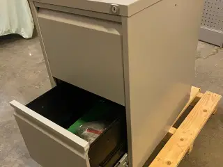 Arkivskab med 2 skuffer i stål
