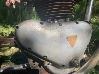Triumph Solgt har lidt dele og søger...