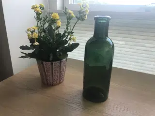 Grøn sirupsflaske, gammel, fra Holmegaard