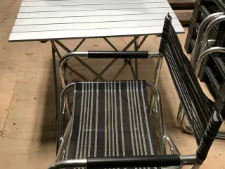 Aluminiums bord og 2 klapstole