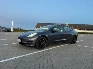 Tesla Model 3  RWD