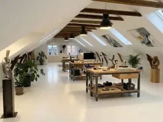 Lagerlokale til leje med god beliggenhed og faciliteter.