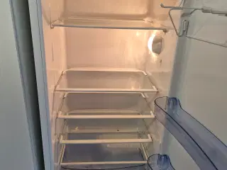 Køleskab til drikkevarer og grønt